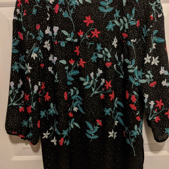 Lauren Conrad 3/4 Sleeve Top - Picture 4 of 5